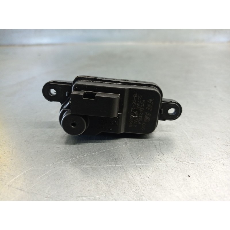 Recambio de motor tapa deposito combustible para seat ibiza (kj1) 1.0 tsi referencia OEM IAM 8V0862159A  