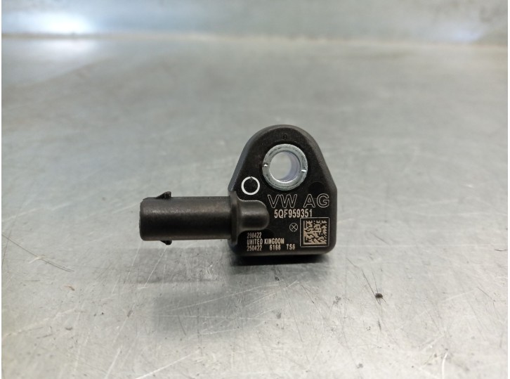 Recambio de sensor impacto para seat ibiza (kj1) 1.0 tsi referencia OEM IAM 5QF959351 