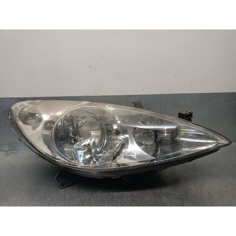 Recambio de faro derecho para peugeot 307 (3a/c) 1.6 hdi referencia OEM IAM 9646291780 620686 