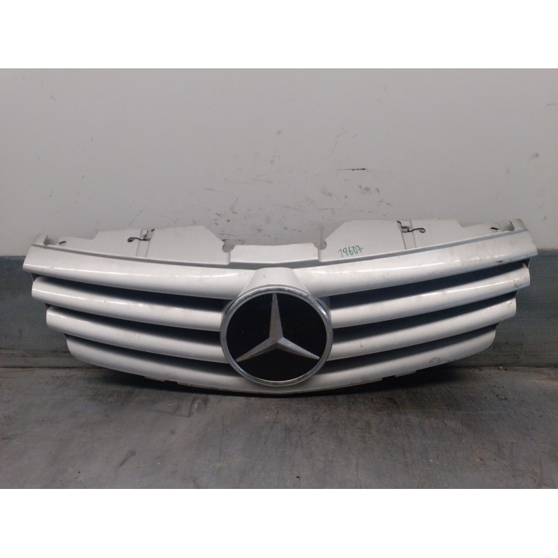 Recambio de rejilla delantera para mercedes-benz clase sl (w230) roadster 55 amg (230.474) referencia OEM IAM A2308800683  