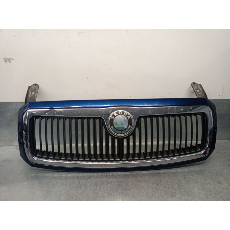 Recambio de rejilla delantera para skoda fabia i (6y2) 1.4 tdi referencia OEM IAM 6Y0853668  