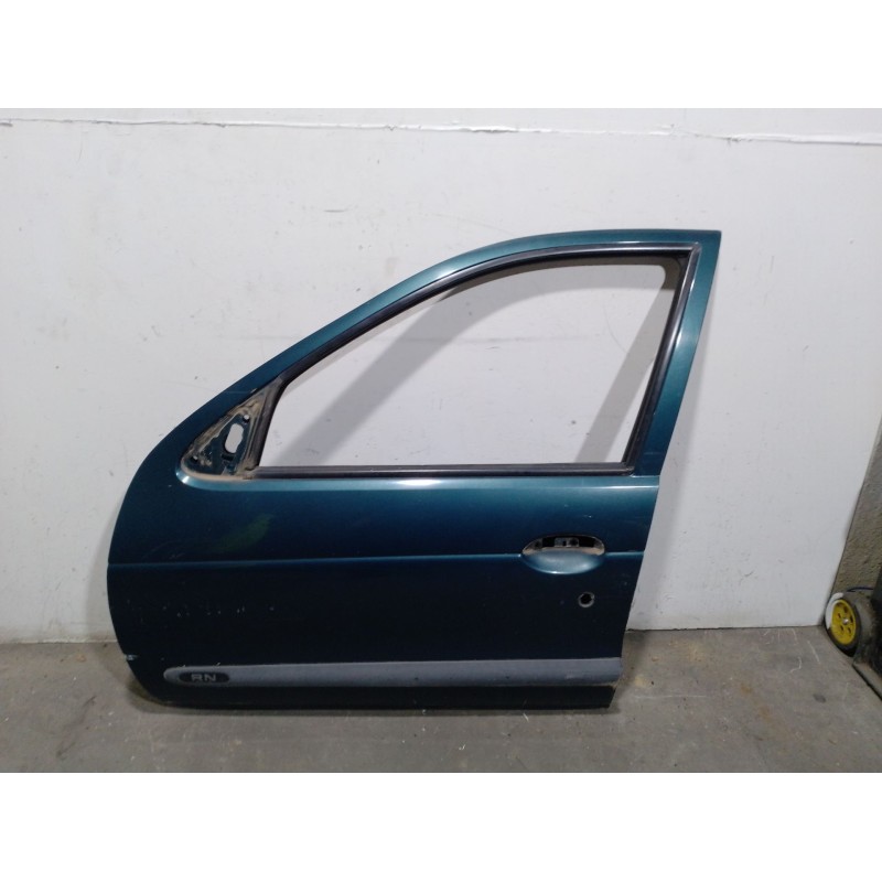 Recambio de puerta delantera izquierda para renault megane i classic (la0/1_) 1.4 (la0e, la0v) referencia OEM IAM 7751473046  