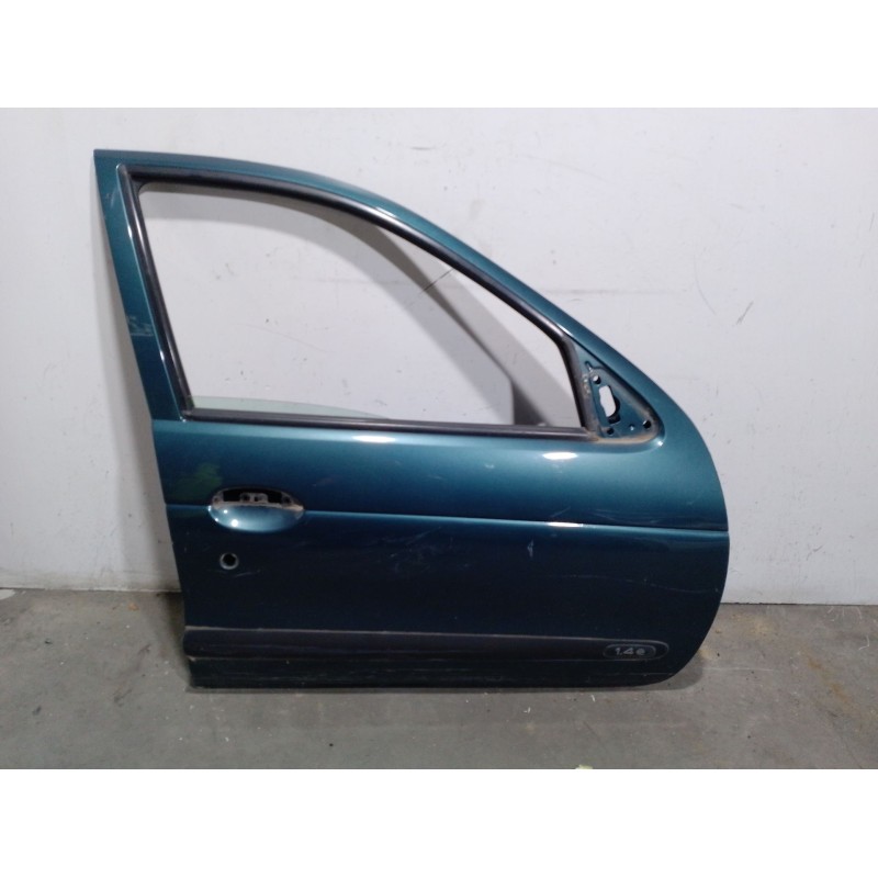 Recambio de puerta delantera derecha para renault megane i classic (la0/1_) 1.4 (la0e, la0v) referencia OEM IAM 7751473047  