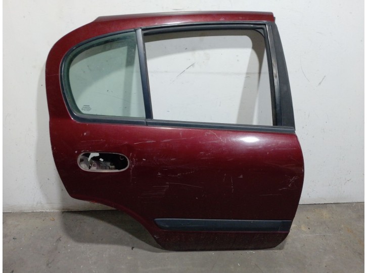 Recambio de puerta trasera derecha para nissan almera ii hatchback (n16) 2.2 di referencia OEM IAM 821005M431 