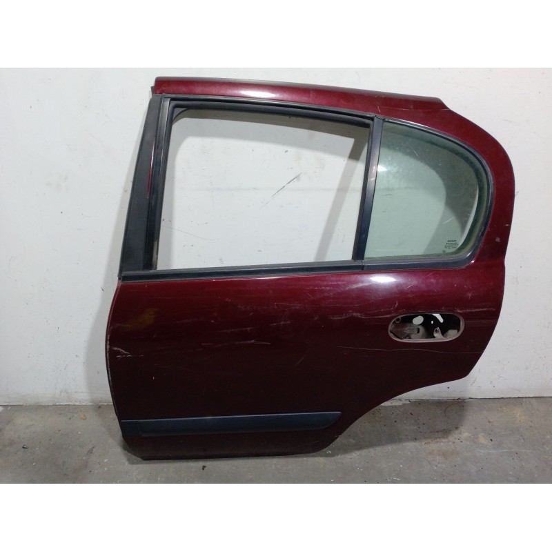 Recambio de puerta trasera izquierda para nissan almera ii hatchback (n16) 2.2 di referencia OEM IAM 821015M431  