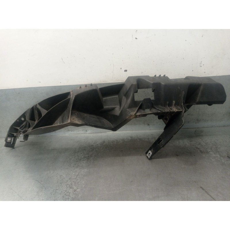 Recambio de soporte faro derecho para bmw x1 (e84) xdrive 20 d referencia OEM IAM 51642990180 51642990180 2006009 FAURECIA