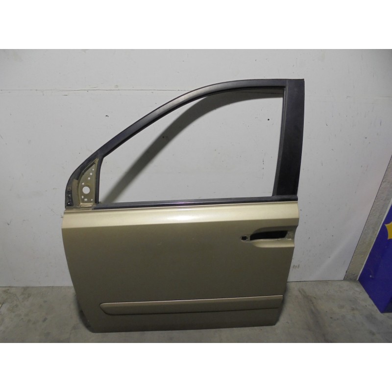 Recambio de puerta delantera izquierda para kia carnival 2.9 crdi cat referencia OEM IAM 760034D010 MARRON 5 PUERTAS