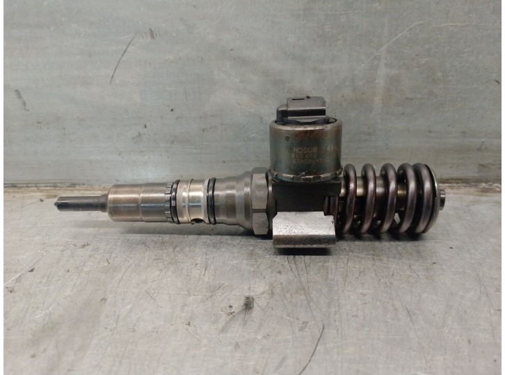 Recambio de inyector para audi a3 (8p) 2.0 tdi referencia OEM IAM 03G130073B 03G130073BX 0414720403 BOSCH