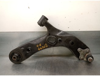 Recambio de brazo suspension inferior delantero derecho para toyota auris station wagon (_e18_) 1.8 hybrid (zwe186_) referencia 