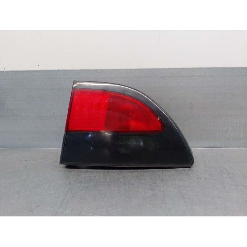 Recambio de piloto trasero porton dr para renault megane i classic (la0/1_) 1.4 (la0e, la0v) referencia OEM IAM 7700838533 77010