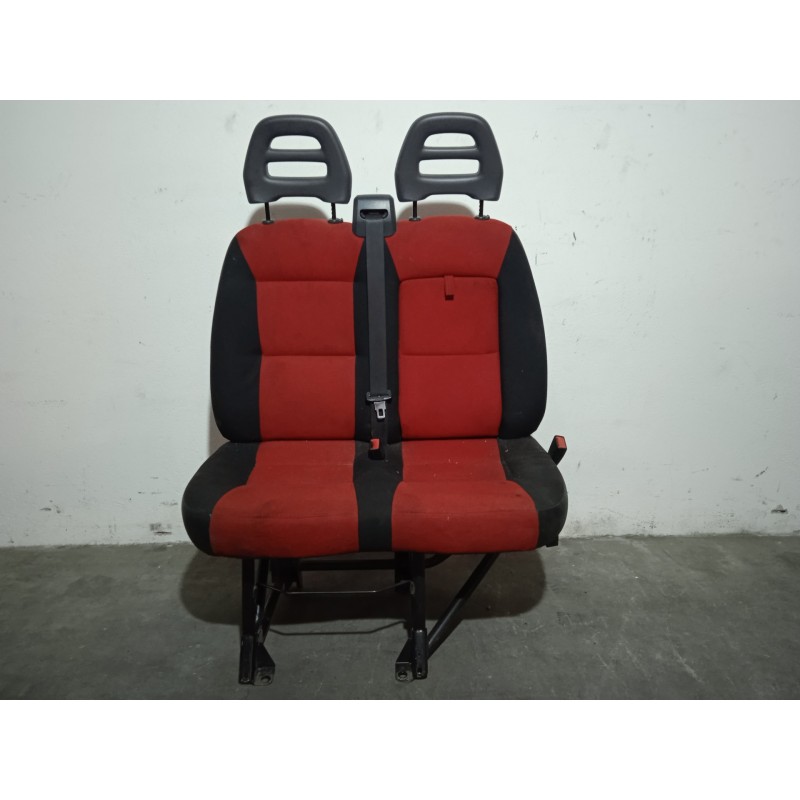 Recambio de asiento delantero derecho para fiat ducato caja cerrado 30 (06.2006=>) 2.0 jtd cat referencia OEM IAM  ROJO Y NEGRO 