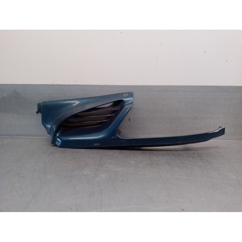 Recambio de rejilla delantera para renault megane i classic (la0/1_) 1.4 (la0e, la0v) referencia OEM IAM 7700834200 7701367996 D