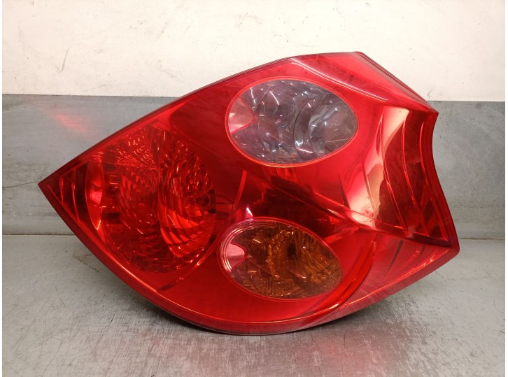 Replacement rear right tail light for Kia Cee'd Hatchback (ED) 1.6 OEM IAM reference 924021H000 924021H000 