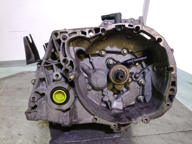 Recambio de caja cambios para nissan micra iii (k12) 1.5 dci referencia OEM IAM JR5114 8200210039 A025665