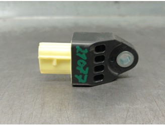 Recambio de sensor impacto para toyota auris station wagon (_e18_) 1.8 hybrid (zwe186_) referencia OEM IAM 5230589  DENSO