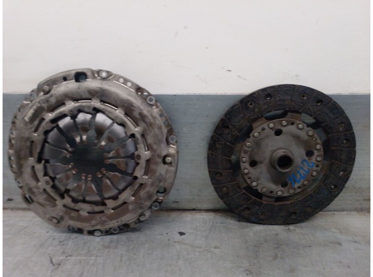 Replacement clutch kit for Renault Grand Scénic IV (R9_) 1.3 TCe 140 OEM IAM reference 30210345R LUK