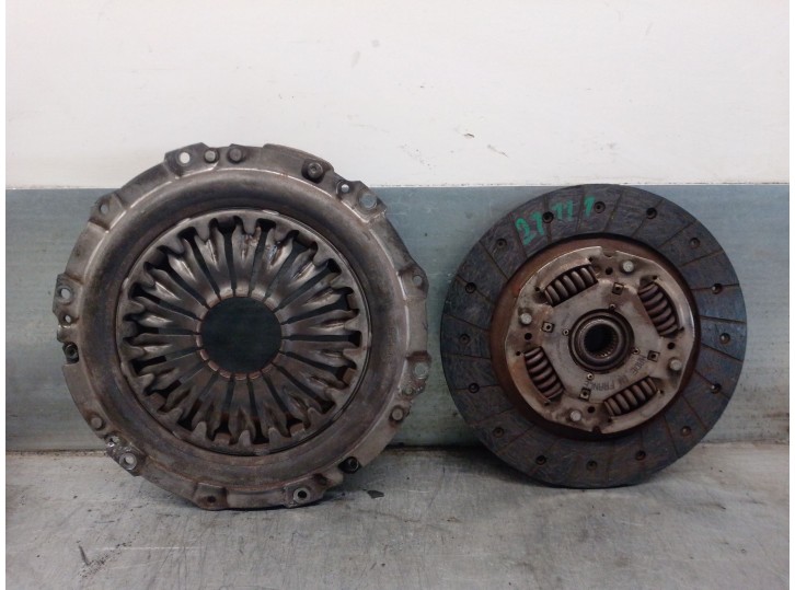 Replacement clutch kit for Nissan Micra III (K12) 1.5 dCi OEM IAM reference 30100BN700 30100BN700 