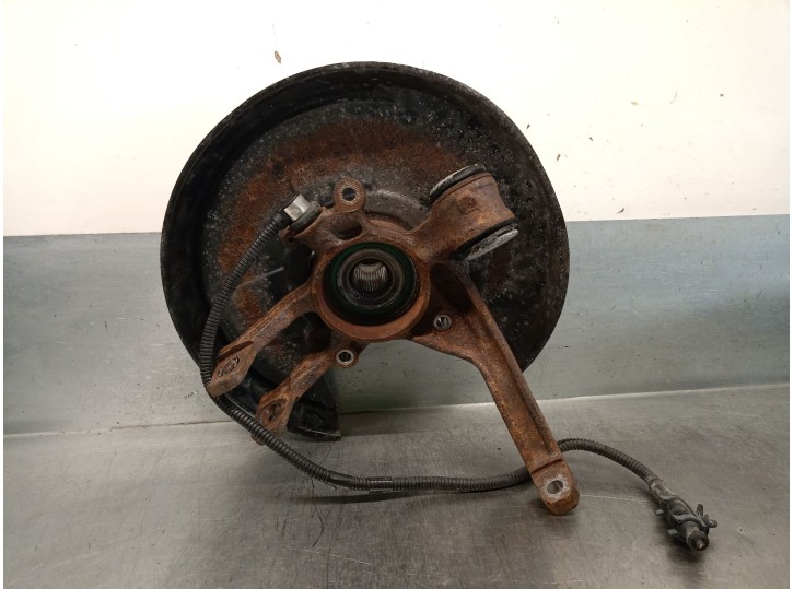 Replacement rear left stub axle for Audi A8 D2 (4d2, 4d8) 3.7 OEM IAM reference 4D0505429C 4D0505429C 