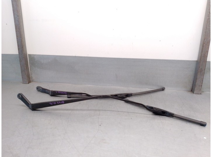 Recambio de brazo limpia delantero derecho para peugeot 206 hatchback (2a/c) 1.9 d referencia OEM IAM 6429R9 6429S0 