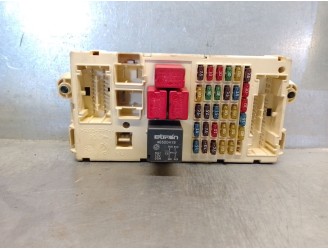 Recambio de caja reles / fusibles para fiat stilo (192_) 1.9 jtd (192_xe1a) referencia OEM IAM 46778898 