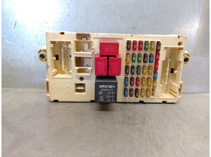 Recambio de caja reles / fusibles para fiat stilo (192_) 1.9 jtd (192_xe1a) referencia OEM IAM 46778898 