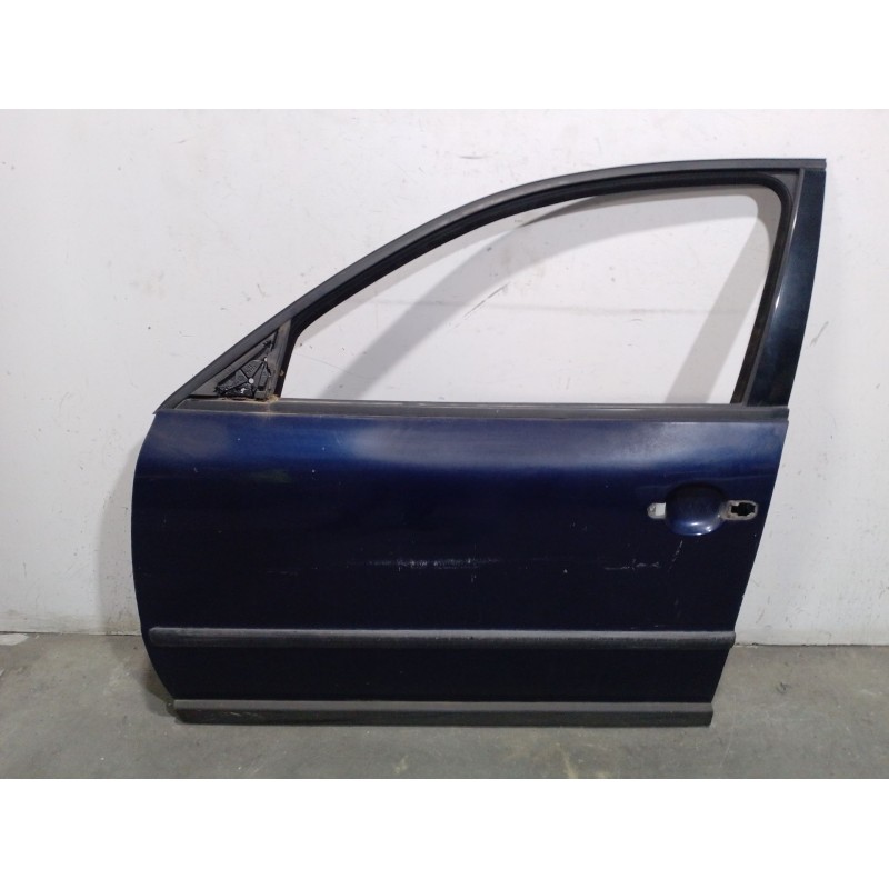 Recambio de puerta delantera izquierda para volkswagen passat b5 (3b2) 1.9 tdi referencia OEM IAM 3B4831051BE  