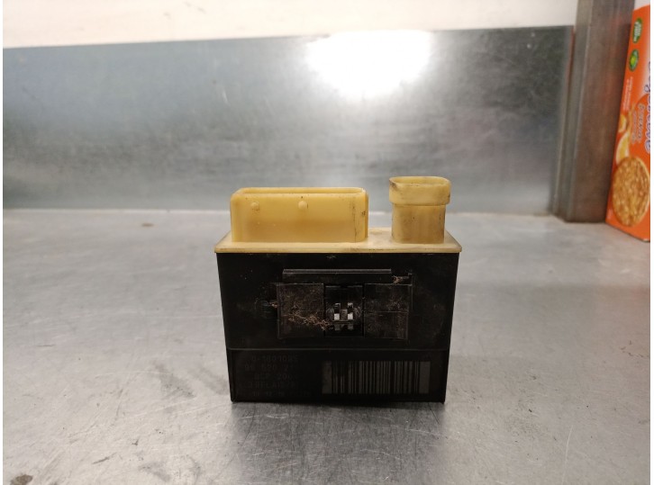 Recambio de caja precalentamiento para citroën c5 iii (rd_) 2.0 hdi 165 referencia OEM IAM 9652021180  13121656375