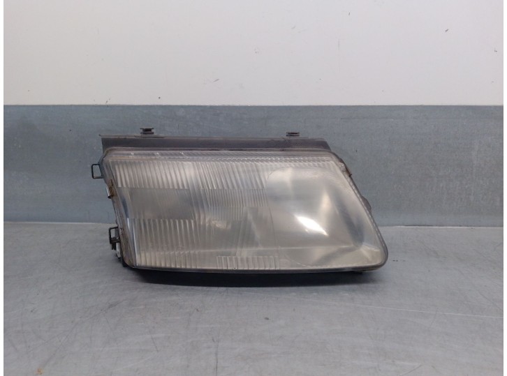 Replacement right headlight for Volkswagen Passat B5 (3B2) 1.9 TDI OEM IAM reference 3B0941018L 3B0941018L 