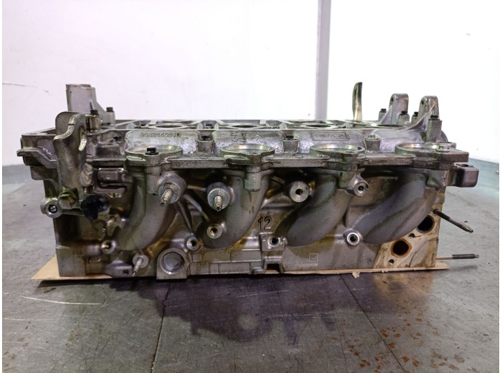 Replacement cylinder head for Citroën C5 III (RD_) 2.0 HDi 165 OEM IAM reference 9688418110 0200HL 9682446510