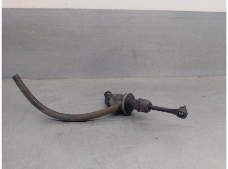 Recambio de bomba embrague para nissan micra c+c iii (k12) 1.4 16v referencia OEM IAM 30610AX715 30610AX715 