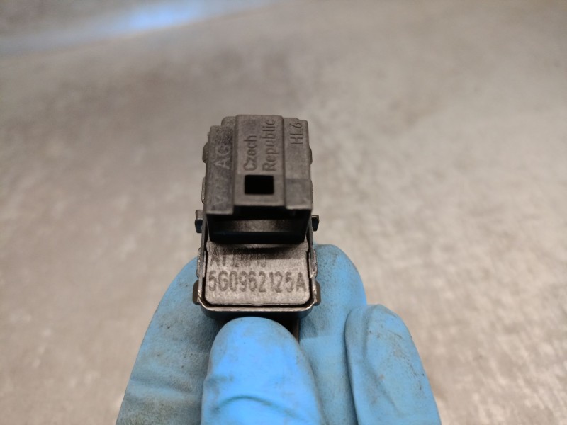 Recambio de mando para volkswagen golf vii (5g1, bq1, be1, be2) 1.4 tsi referencia OEM IAM 5G0962125A  