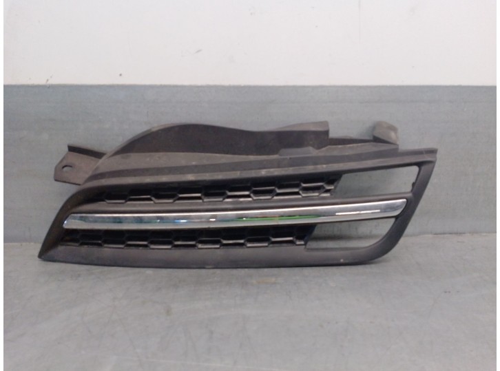 Replacement front grille for Nissan Micra C+C III (K12) 1.4 16V OEM IAM reference 62330BC400 62330BC400 