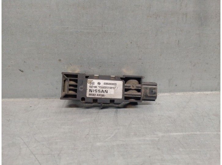 Recambio de sensor impacto para nissan micra c+c iii (k12) 1.4 16v referencia OEM IAM 98582AX00A 0285003023 BOSCH