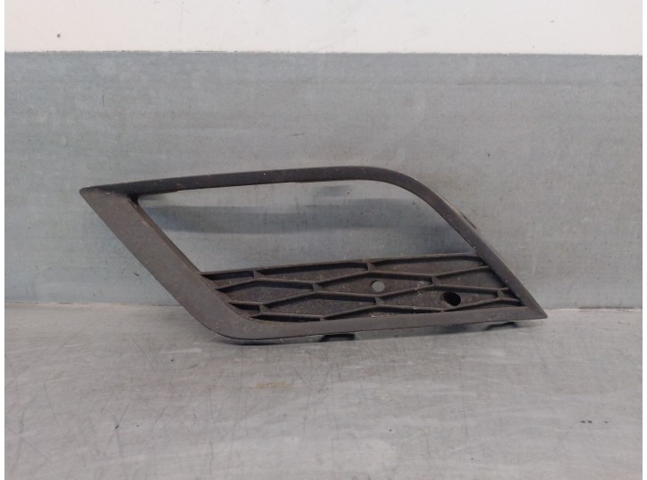 Recambio de rejilla paragolpe derecha para seat leon (5f1) 1.4 tsi referencia OEM IAM 5F0853666A 
