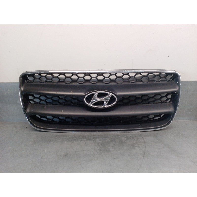 Recambio de rejilla delantera para hyundai santa fé ii (cm) 2.2 crdi referencia OEM IAM 865612B010 865612B010 