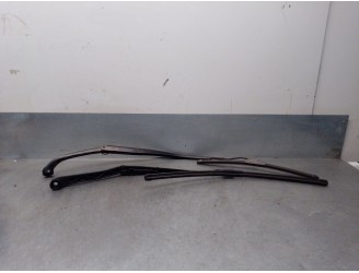 Recambio de brazo limpia delantero derecho para honda hr-v (ru) 1.6 i-dtec (ru8) referencia OEM IAM N16A3  