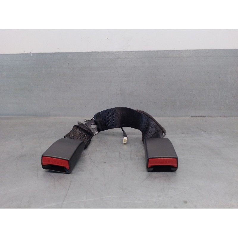 Recambio de enganche cinturon para bmw 1 (f20) 116 i referencia OEM IAM 7355471 72117243310 626403800B