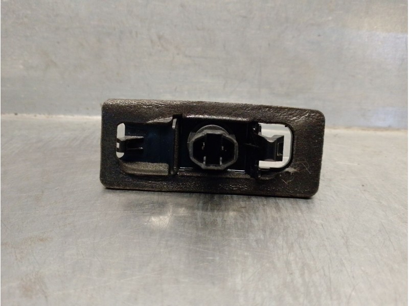 Recambio de piloto matricula para toyota c-hr (_x1_) 1.8 hybrid (zyx10_, zyx11_) referencia OEM IAM 81270F4010  