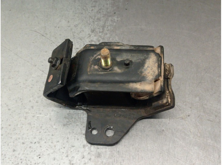 Replacement right engine mount for Nissan Pick-Up (D22) 2.5 16V Turbodiesel CAT OEM IAM reference 11210VK510 11210VK510 