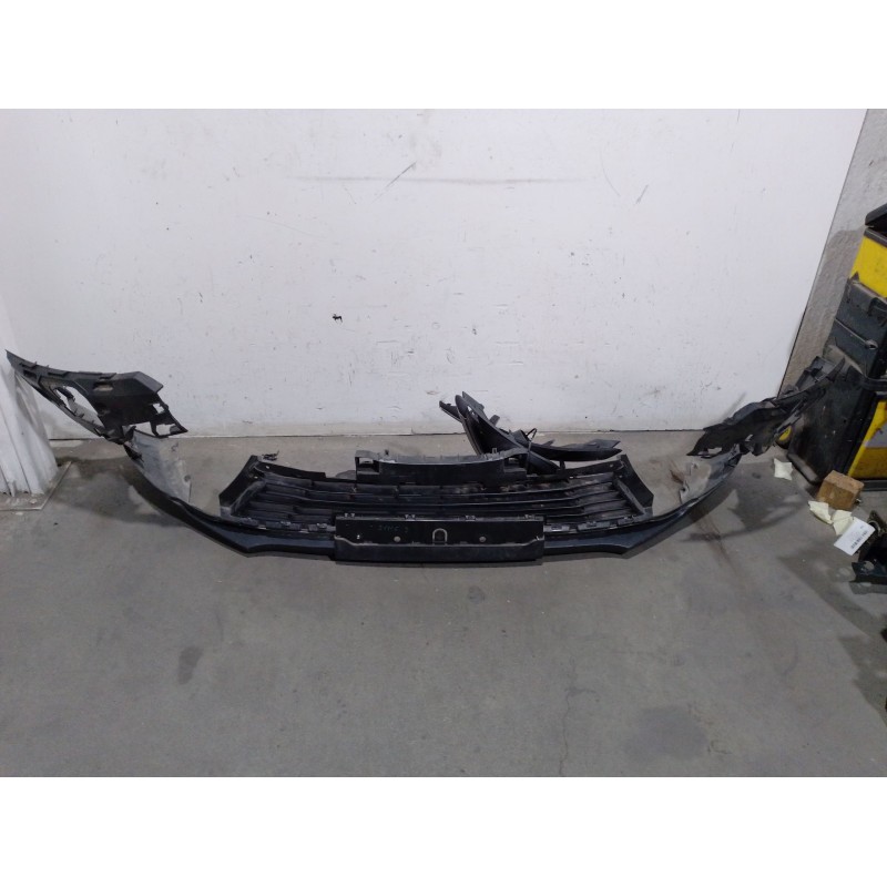 Recambio de paragolpes delantero para renault grand scénic iv (r9_) 1.3 tce 140 referencia OEM IAM   