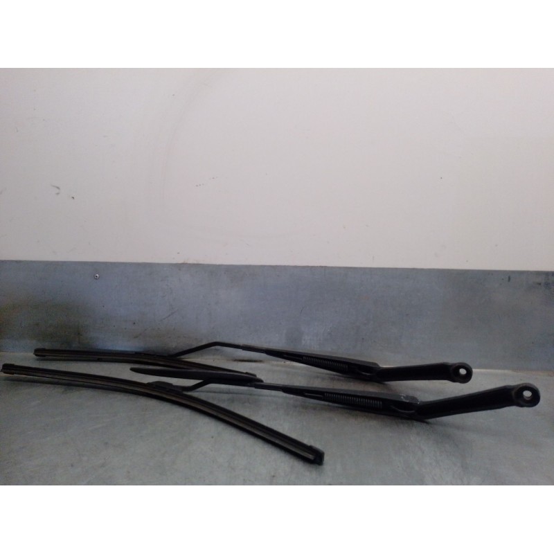 Recambio de brazo limpia delantero derecho para chevrolet evanda 2.0 referencia OEM IAM 96327011  96327056