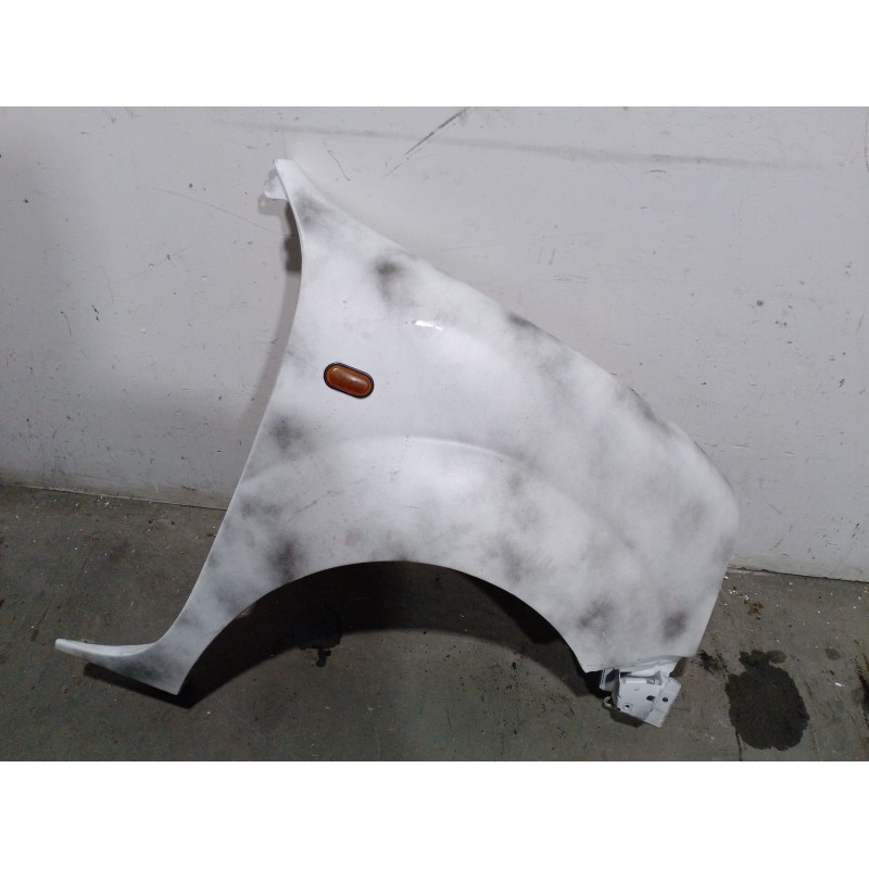 Recambio de aleta delantera derecha para renault kangoo (f/kc0) 1.9 diesel referencia OEM IAM 7751691053 BLANCA 