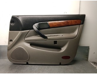 Recambio de guarnecido puerta delantera derecha para chevrolet evanda 2.0 referencia OEM IAM 96405206  