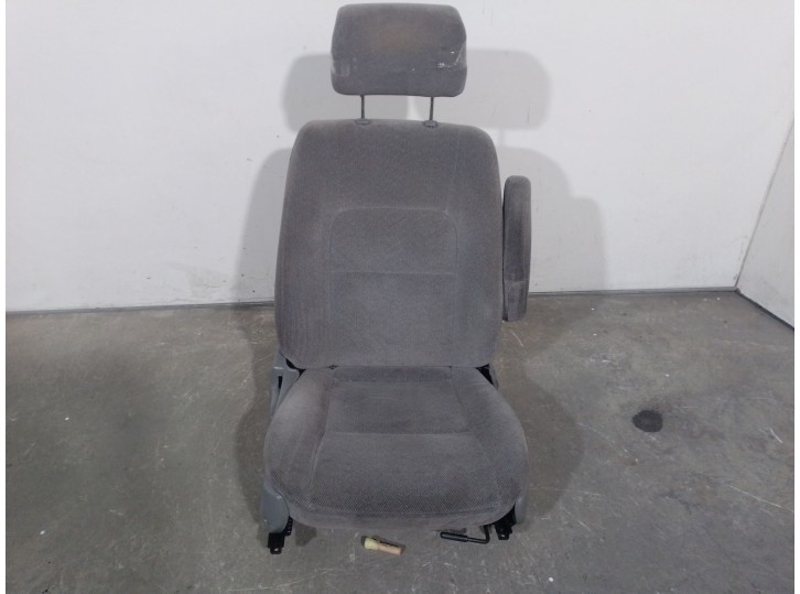 Replacement front right seat for Kia Carnival II (GQ) 2.9 CRDi OEM IAM reference 2K54A57100E444 2K54A57100E444 