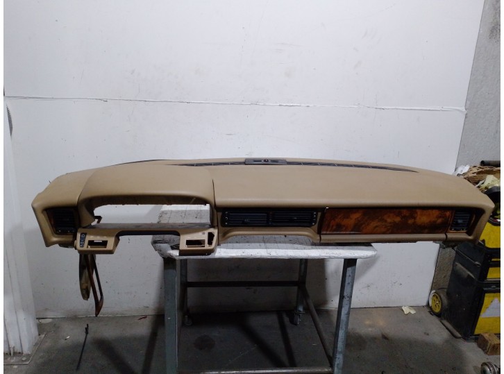 Replacement dashboard for Jaguar XJ6/12 3.2 CAT OEM IAM reference 