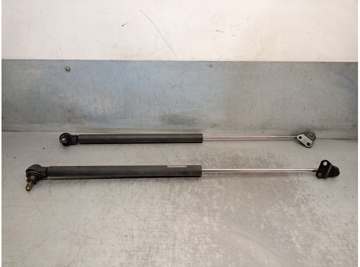 Replacement trunk / tailgate gas struts for Honda Civic VI Hatchback (EJ, EK) 1.5 i (EK3) OEM IAM reference 04741S03000 0