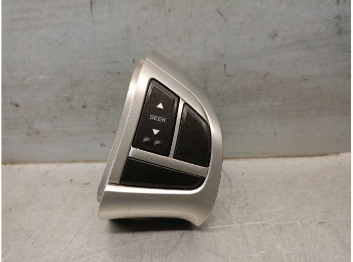 Recambio de mando volante para ssangyong korando (ck) 2.0 e-xdi referencia OEM IAM 200008347 8915034071HDV