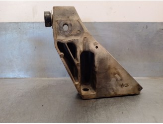 Replacement engine mount for BMW X5 (E70) 3.0 Turbodiesel CAT OEM IAM reference 67871110 677268002