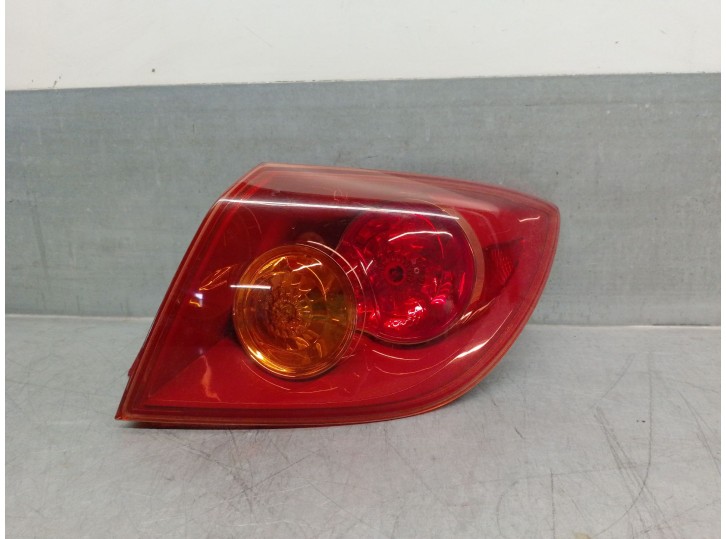 Recambio de piloto trasero derecho para mazda 3 (bk) 1.6 di turbo referencia OEM IAM BR5S51150C BR5S51150C 