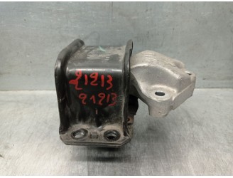 Replacement right engine mount for Peugeot 3008 I Monospace (0U_) 1.6 HDi OEM IAM reference 9636270080 9636270080 